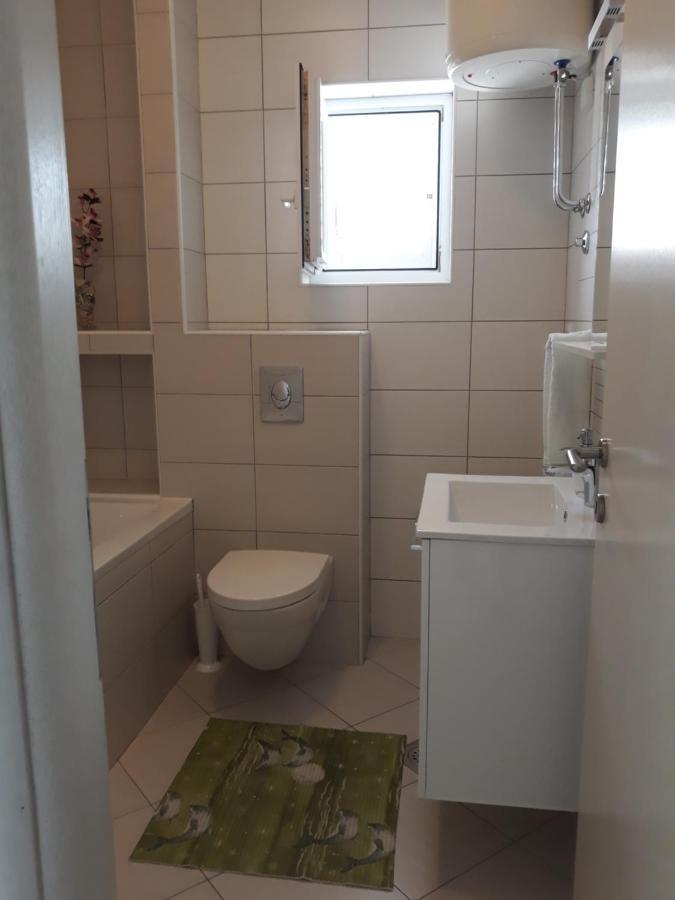 מאקרסקה Apartment With Free And Private Parking מראה חיצוני תמונה