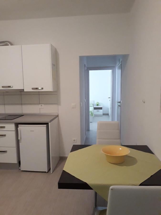 מאקרסקה Apartment With Free And Private Parking מראה חיצוני תמונה