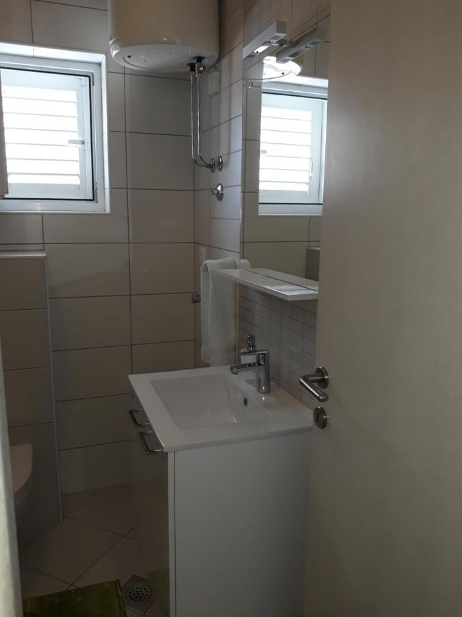 מאקרסקה Apartment With Free And Private Parking מראה חיצוני תמונה