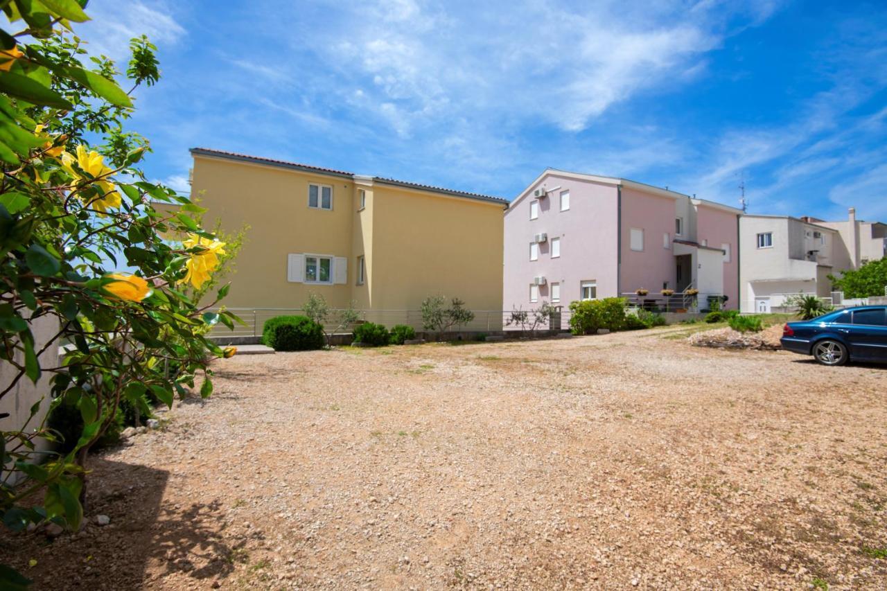 מאקרסקה Apartment With Free And Private Parking מראה חיצוני תמונה