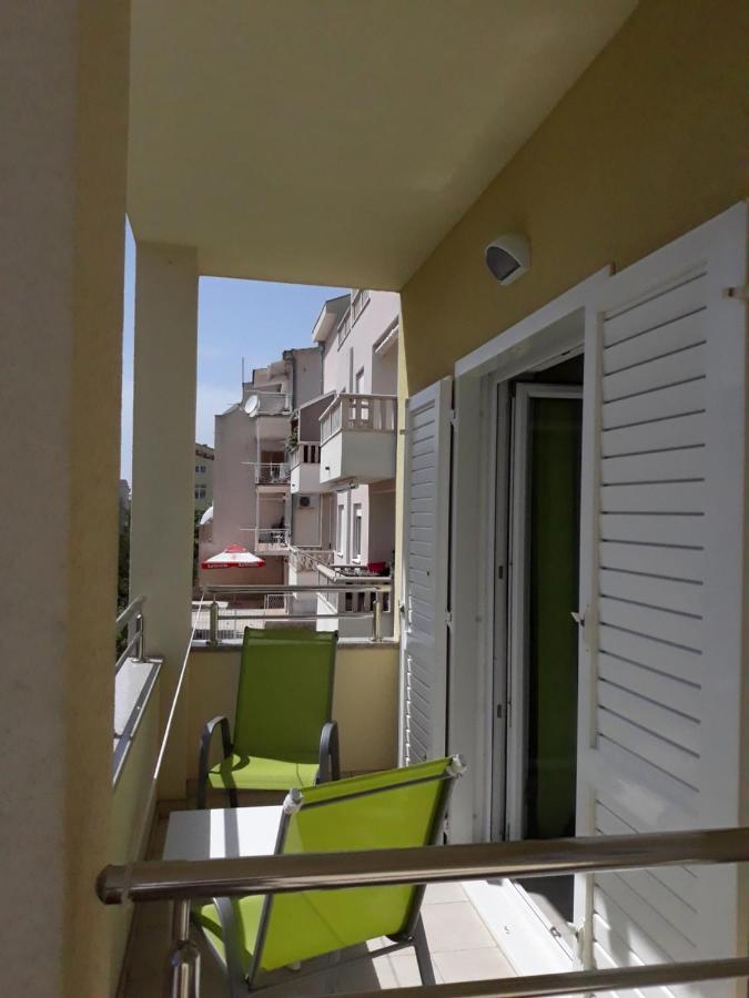 מאקרסקה Apartment With Free And Private Parking מראה חיצוני תמונה